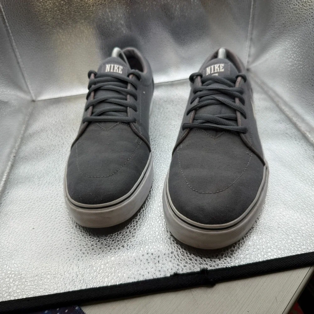 Nike product pair